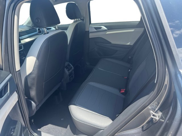 New 2026 Volkswagen Taos SE FWD image 11