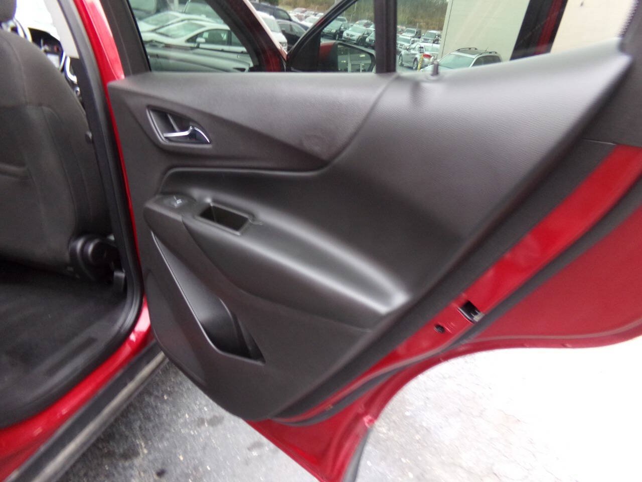 Used 2018 Chevrolet Equinox LT FWD image 38