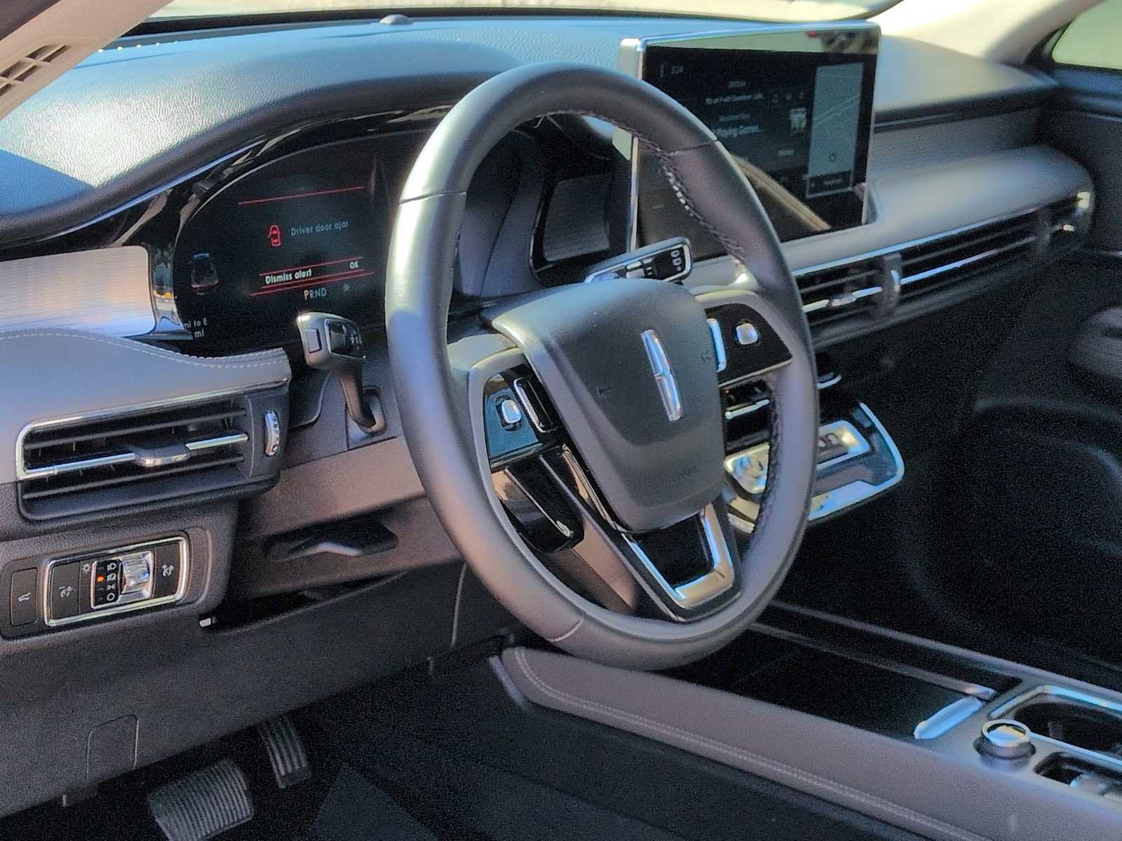 Used 2025 Lincoln Corsair FWD image 10