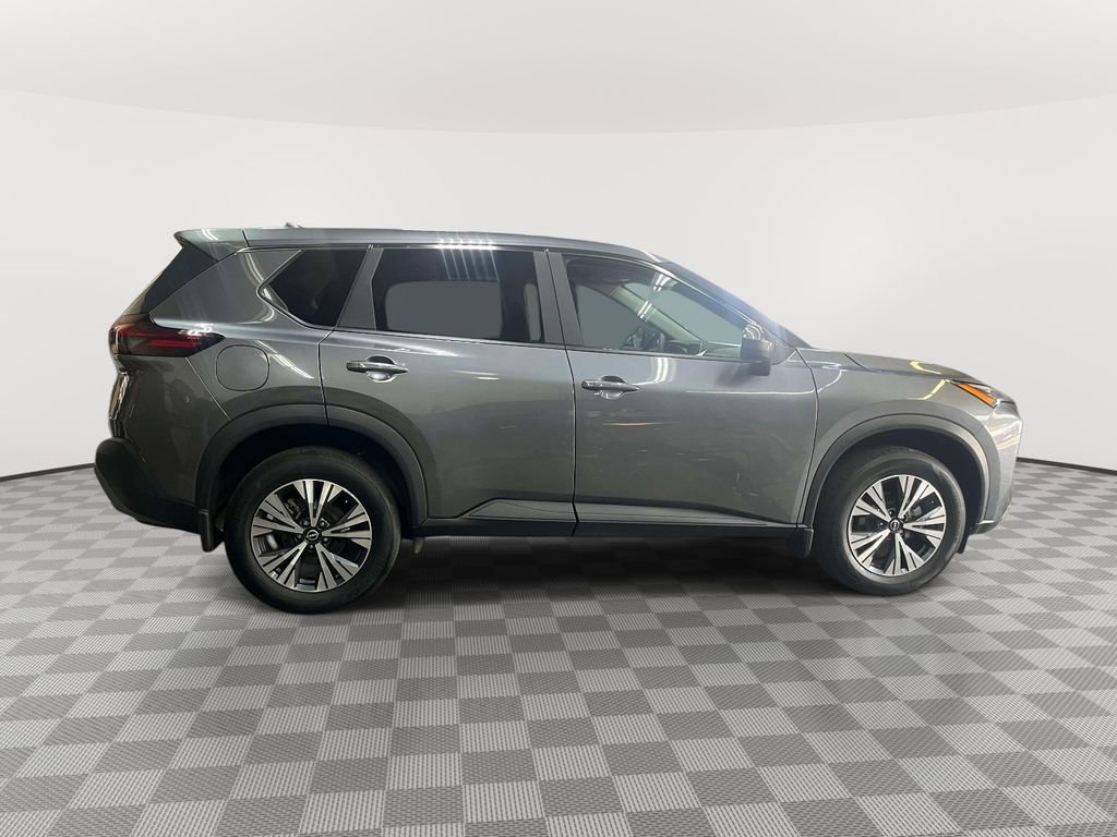 Used 2023 Nissan Rogue SV image 2