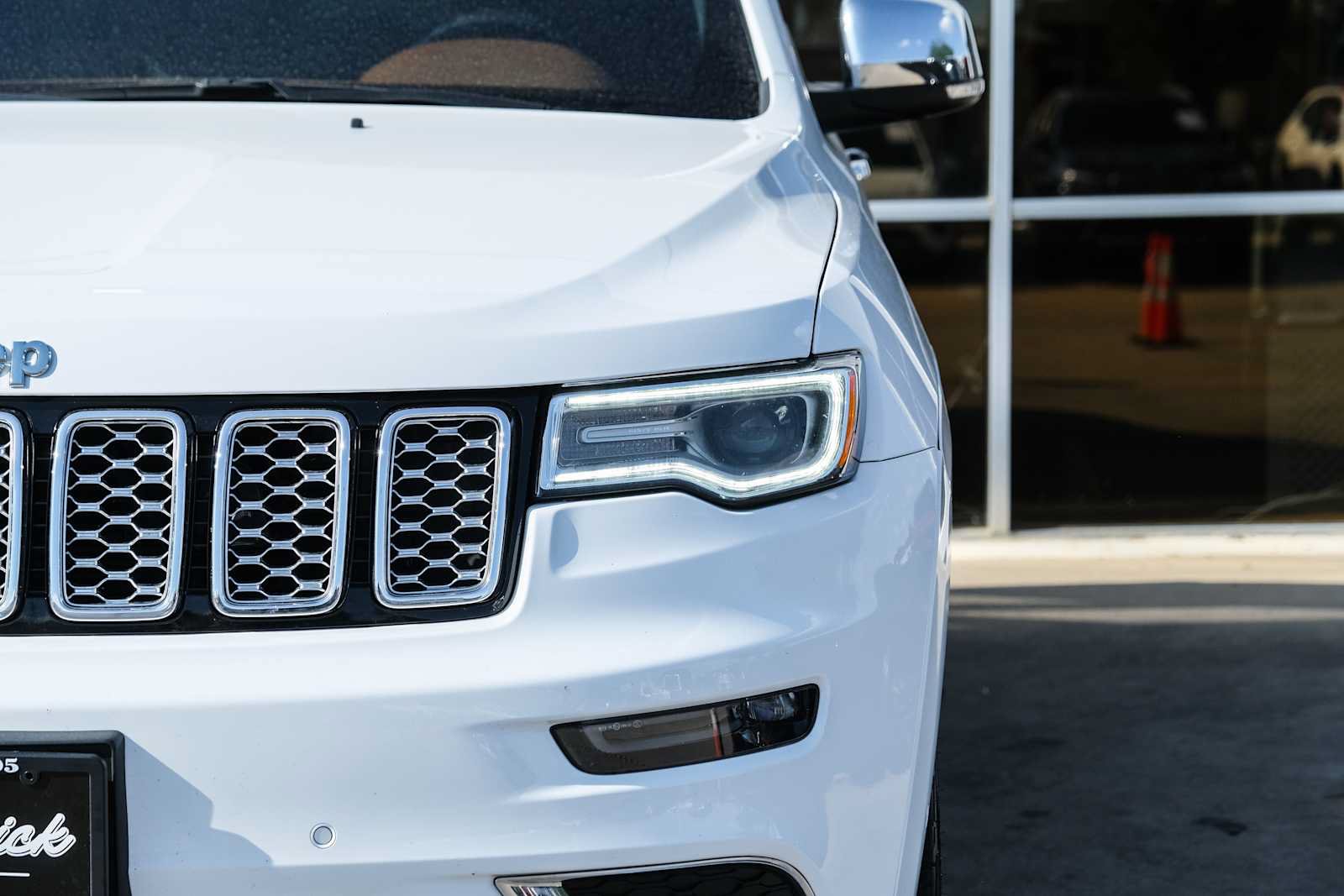 Used 2021 Jeep Grand Cherokee Summit AWD/4WD image 4
