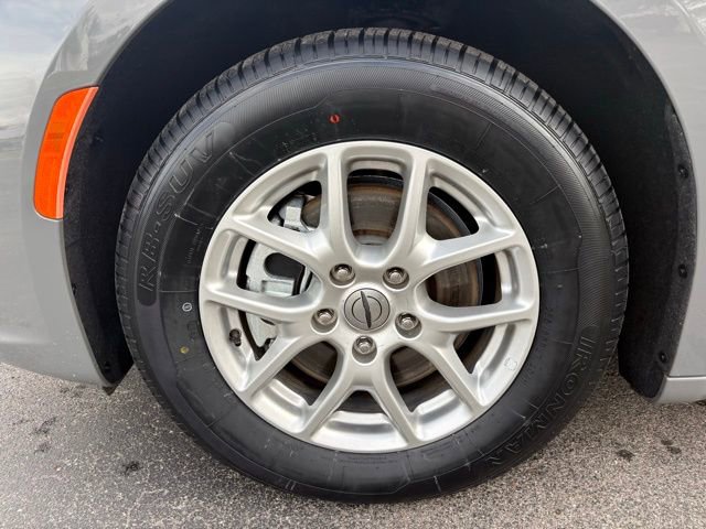 Used 2023 Chrysler Pacifica Touring-L FWD image 18