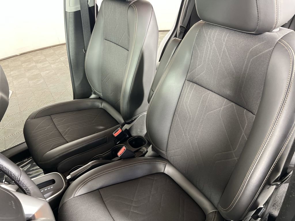 Used 2022 Chevrolet Trax LT w/ LT Convenience Package image 19