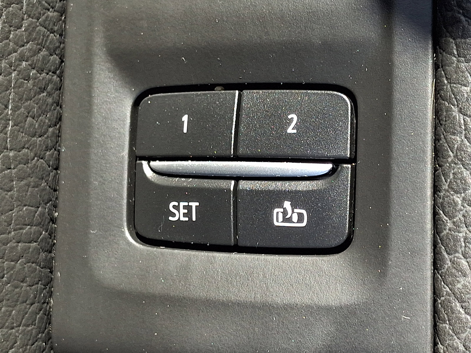 Used 2021 GMC Yukon XL Denali w/ Denali Premium Package image 30