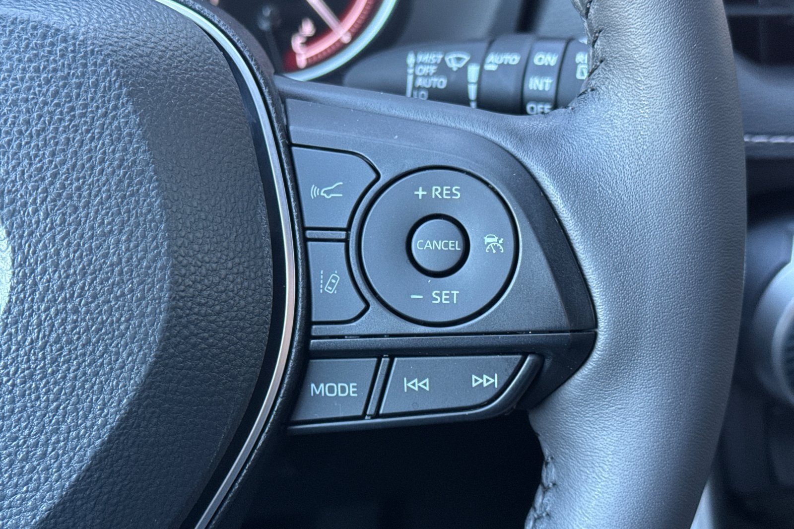 Used 2025 Toyota RAV4 XLE Premium w/ Weather Package FWD image 28