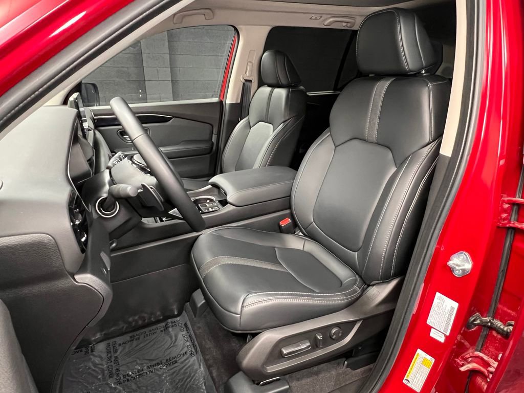 Used 2023 Honda Pilot Touring image 3