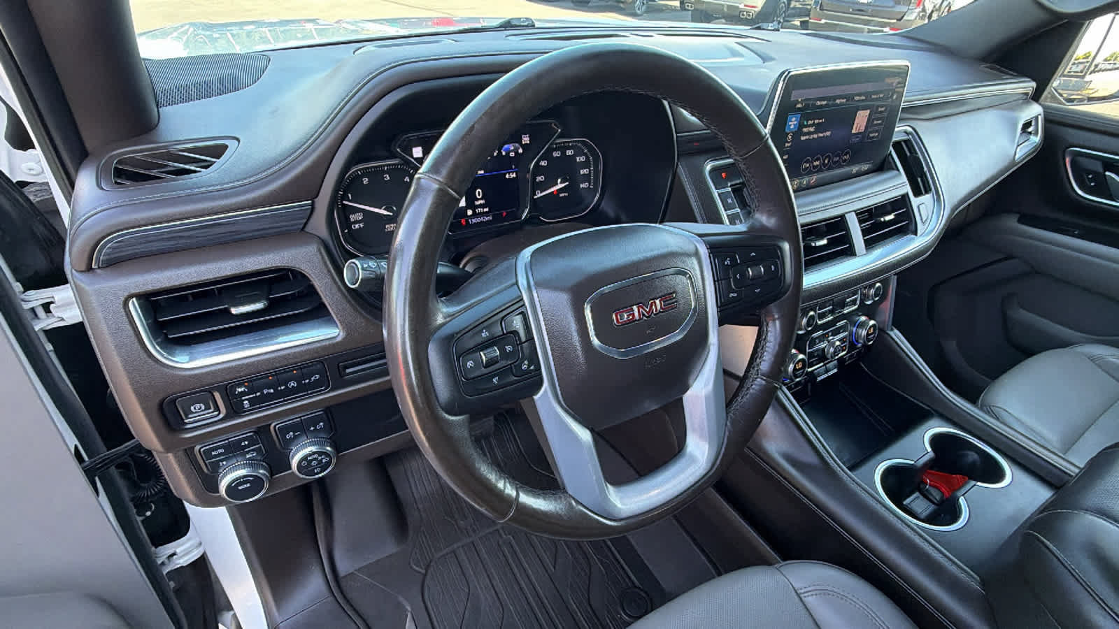 Used 2021 GMC Yukon XL SLT w/ SLT Premium Package AWD/4WD image 10