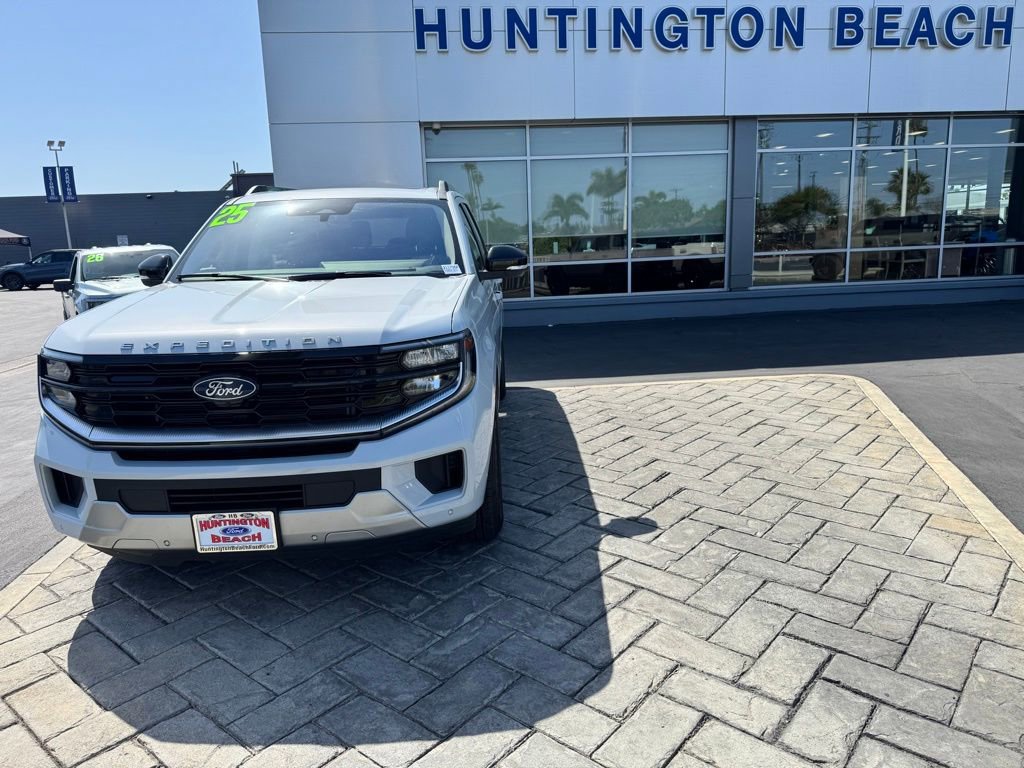 Used 2025 Ford Expedition Platinum AWD/4WD image 29