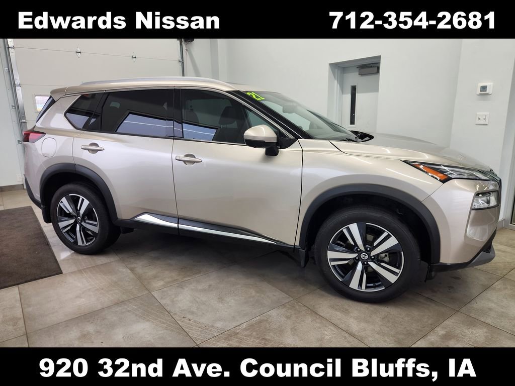 Used 2021 Nissan Rogue SL image 2