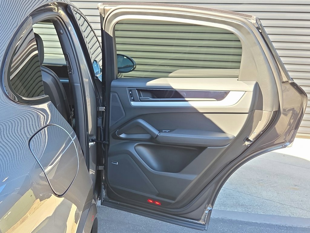 New 2026 Porsche Cayenne Coupe image 22