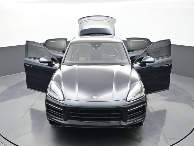 Certified 2023 Porsche Cayenne GTS AWD/4WD image 32