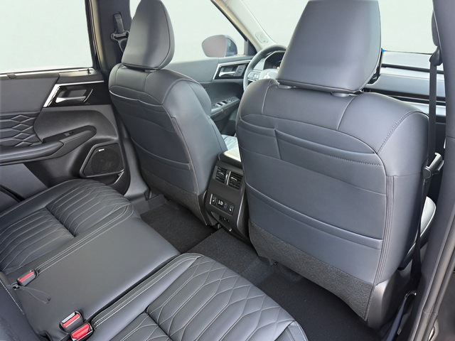 New 2026 Mitsubishi Outlander SEL FWD image 27