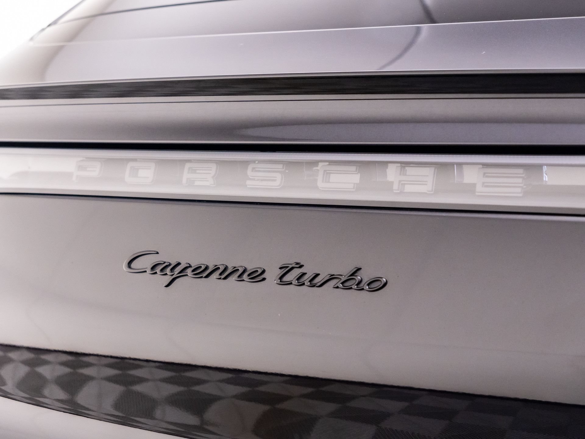 Used 2022 Porsche Cayenne Turbo AWD/4WD image 40