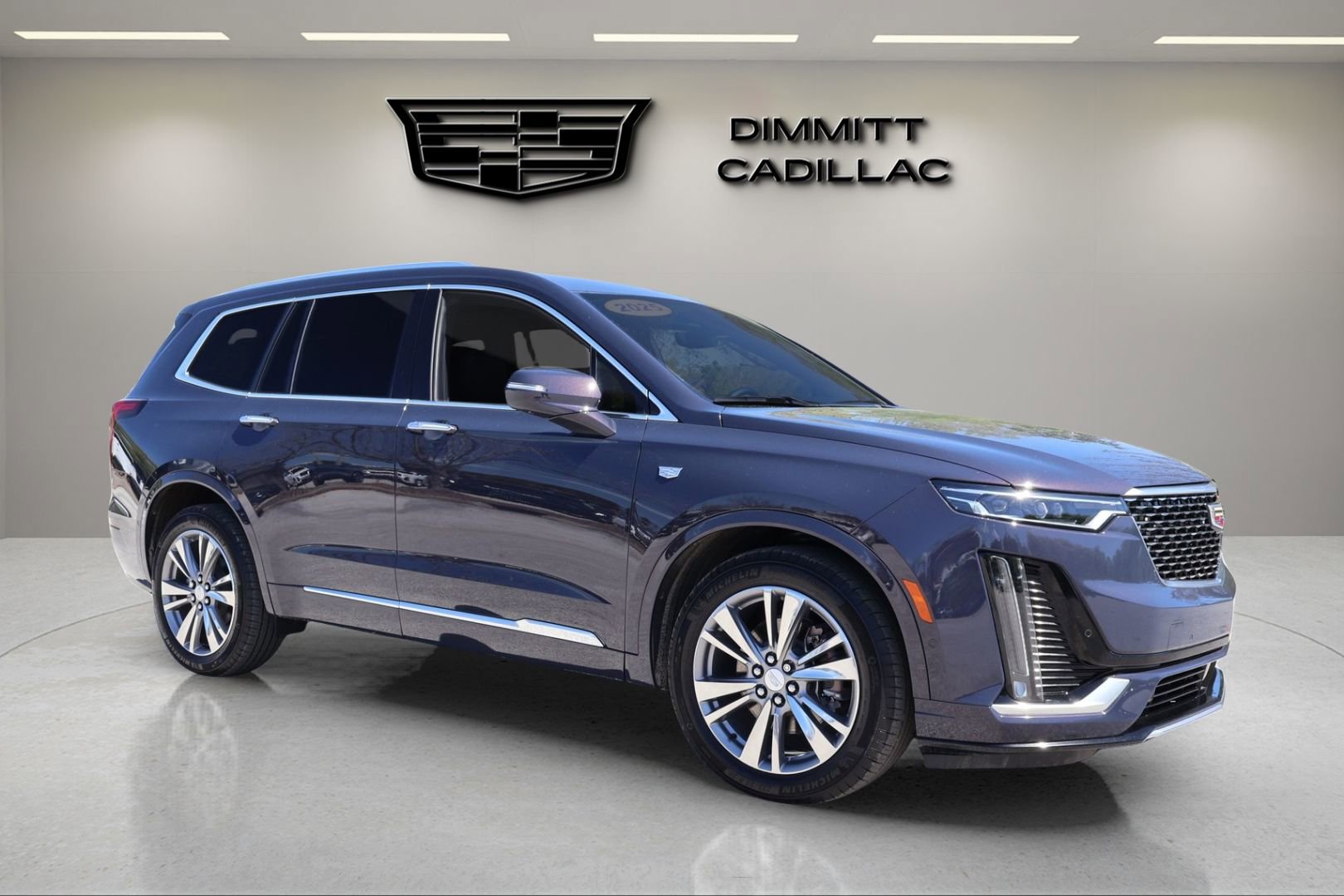 Certified 2025 Cadillac XT6 Premium Luxury w/ Platinum Package image 7