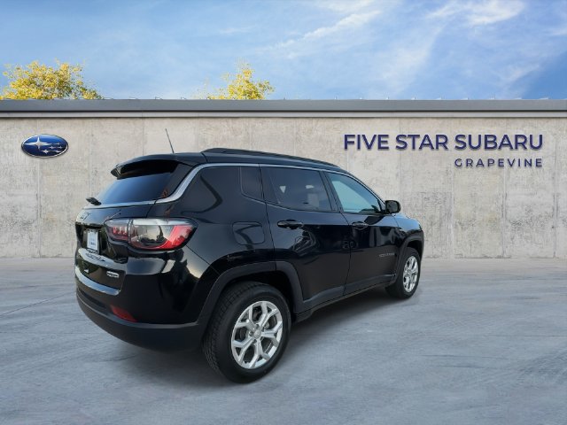 Used 2024 Jeep Compass Latitude AWD/4WD image 8
