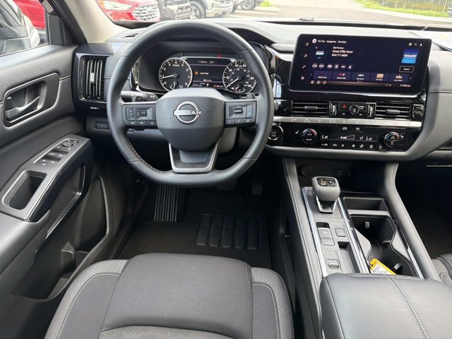 Used 2026 Nissan Pathfinder SV FWD image 23
