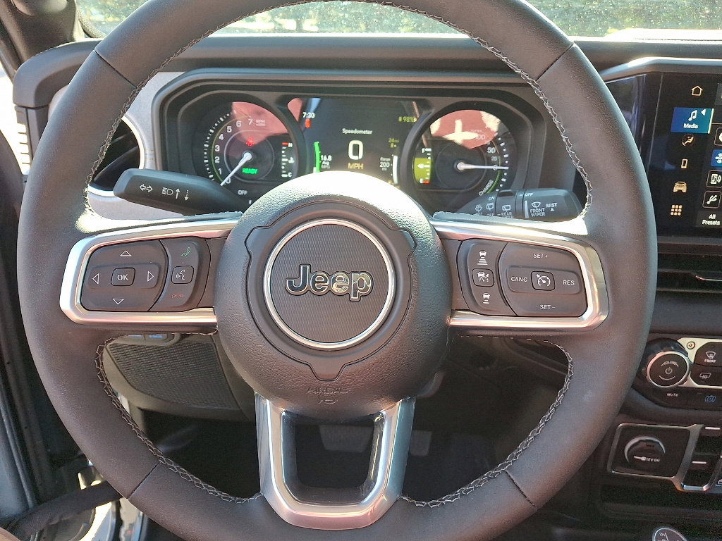 Certified 2025 Jeep Wrangler Unlimited Sahara AWD/4WD image 8
