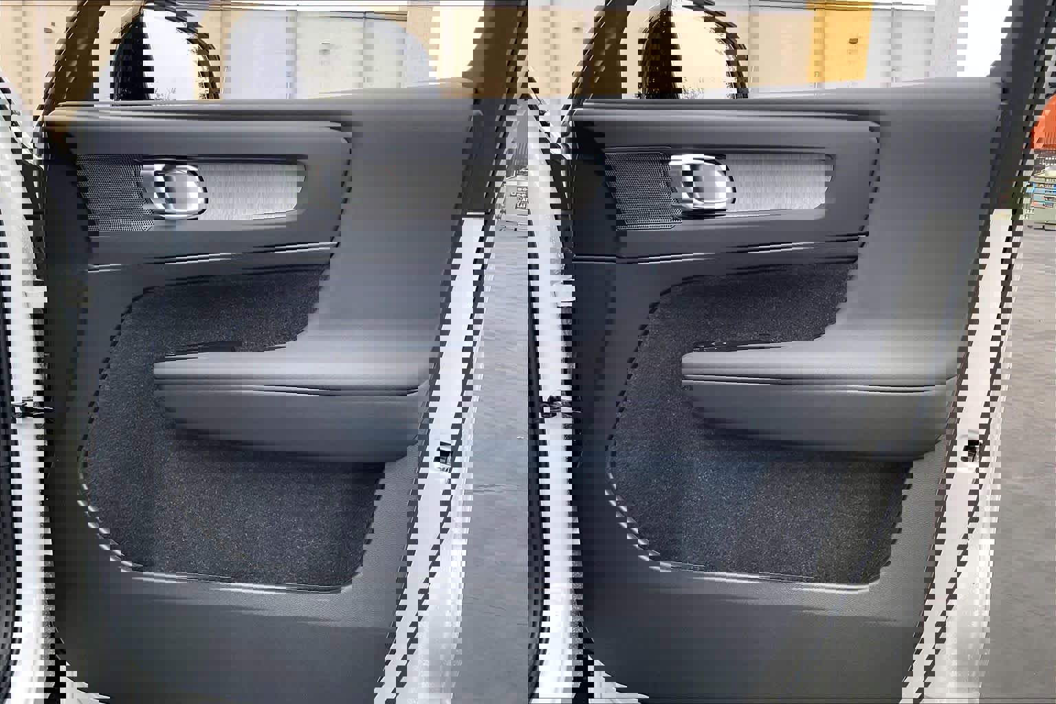 New 2026 Volvo EX40 Plus w/ Climate Package image 30