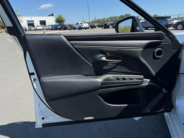 Used 2019 Lexus ES 350 w/ Premium Package FWD image 10