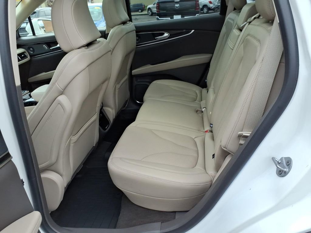 Certified 2022 Lincoln Nautilus Reserve w/ Luxury Package AWD/4WD image 12