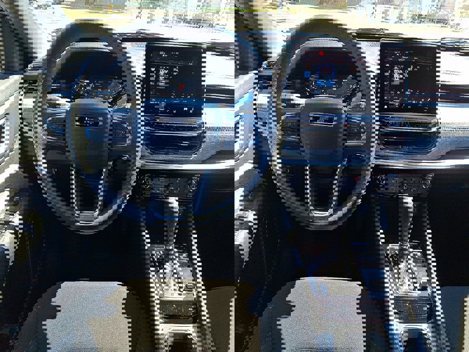 Used 2024 Jeep Compass Sport image 11