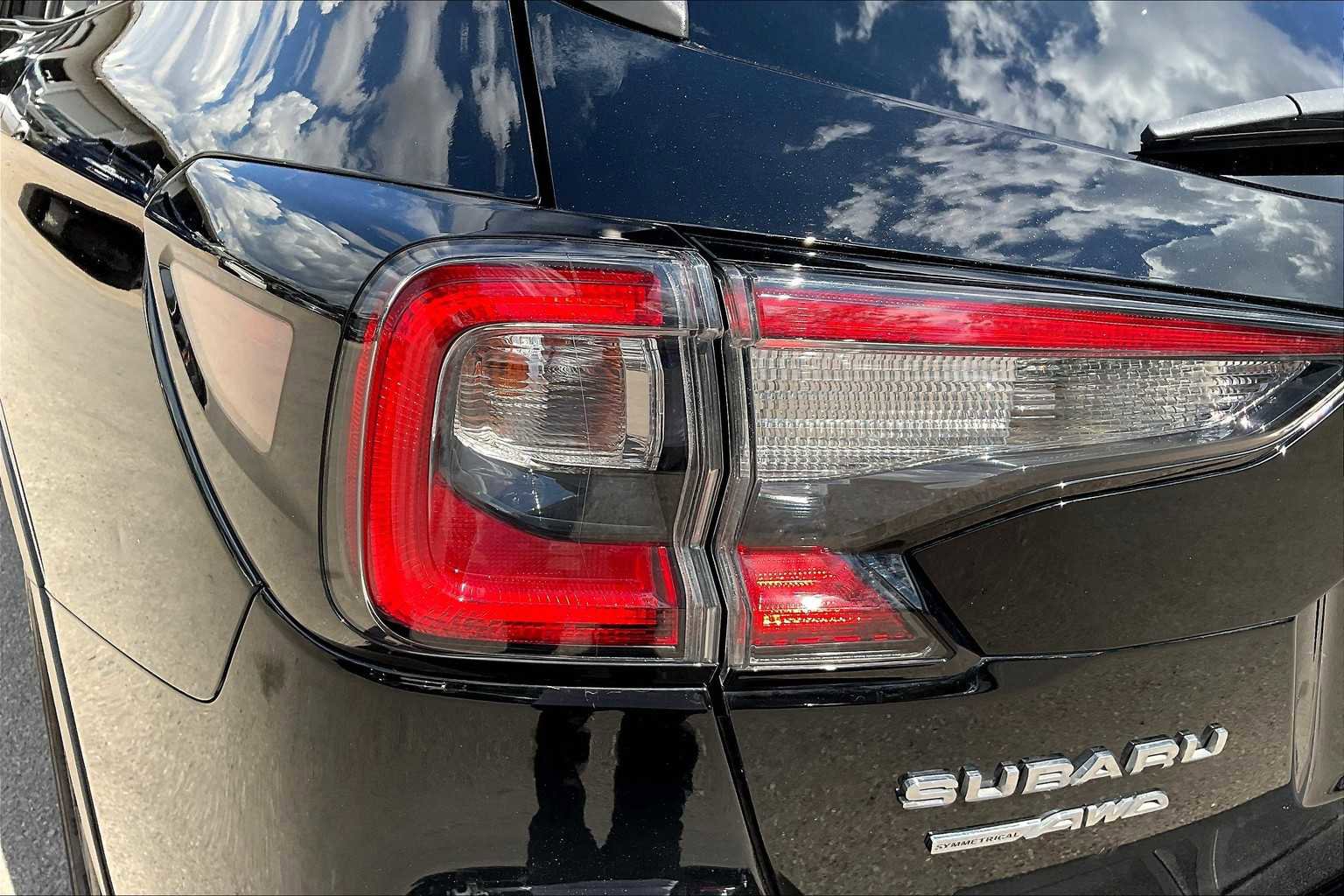 Used 2020 Subaru Outback Limited AWD/4WD image 28
