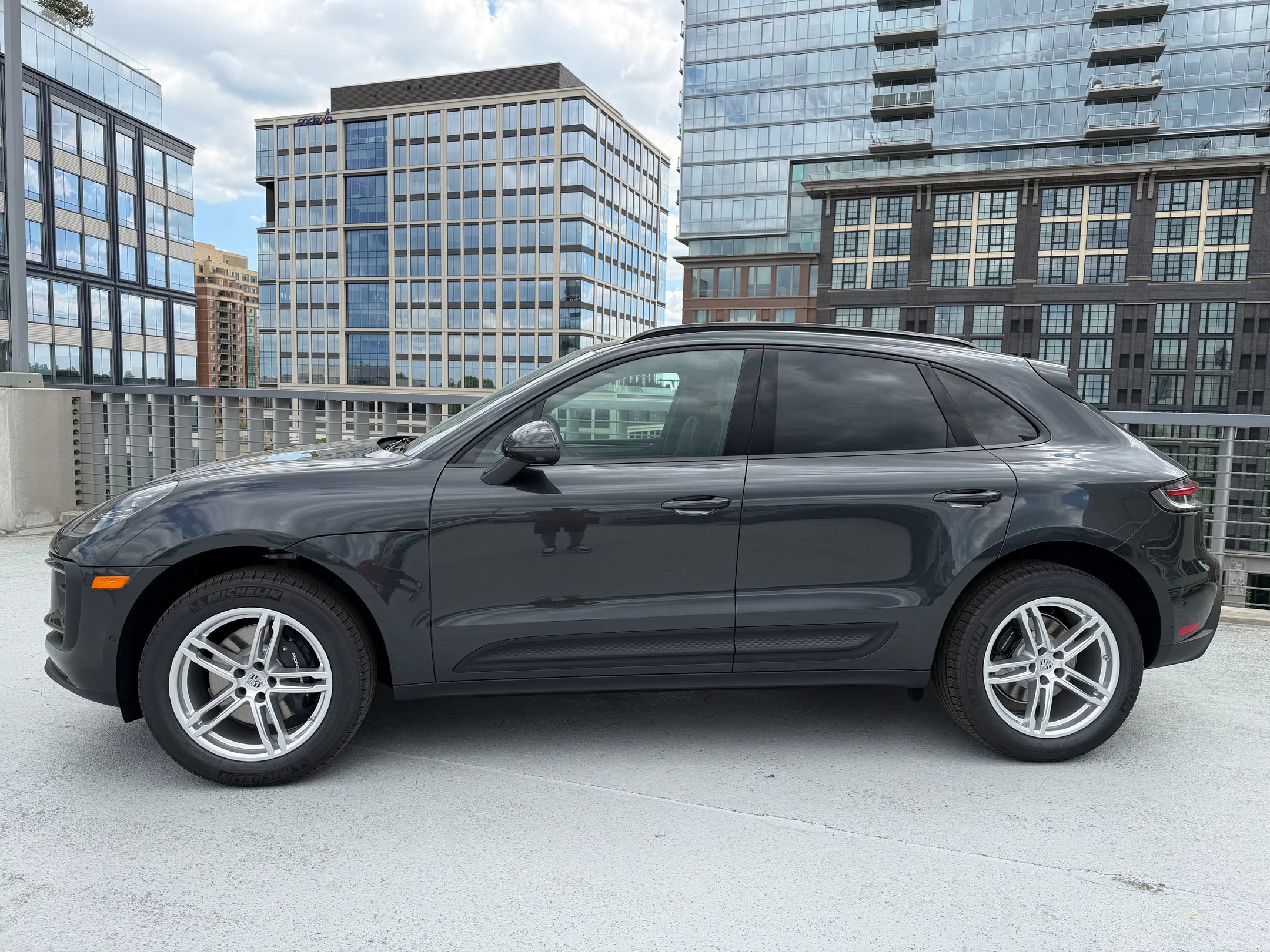 Used 2026 Porsche Macan AWD/4WD image 2