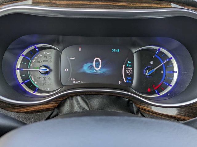 Used 2023 Chrysler Pacifica Limited FWD image 33