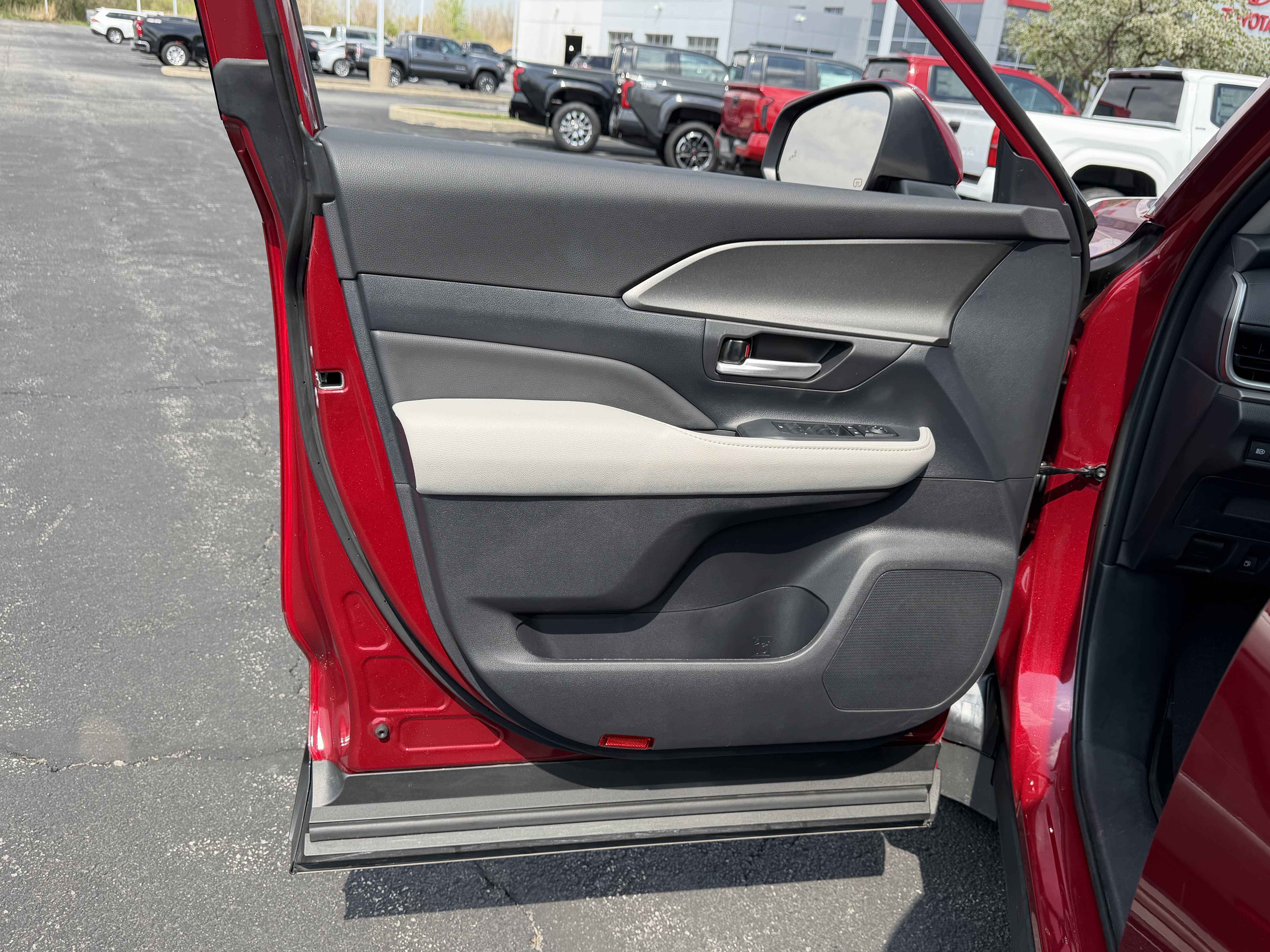 Used 2026 Toyota Grand Highlander XLE image 21