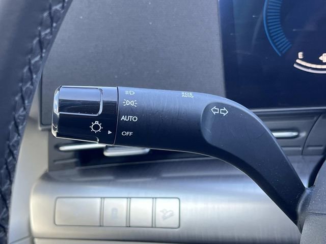 Certified 2025 Hyundai Kona SEL image 28