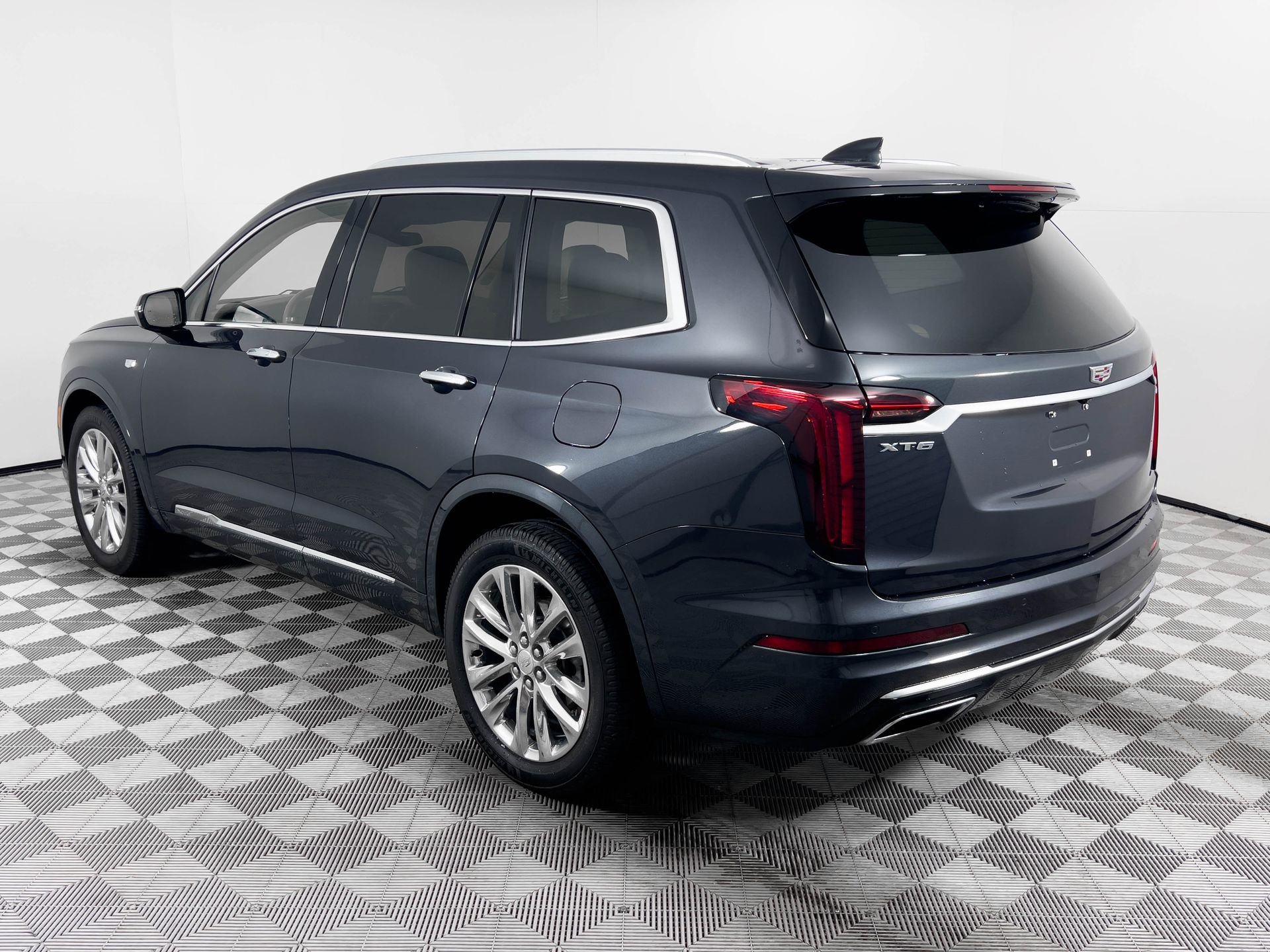 Used 2022 Cadillac XT6 Premium Luxury image 5