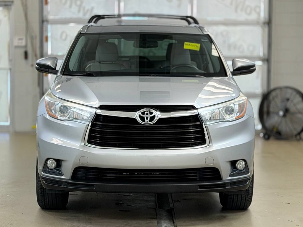 Used 2015 Toyota Highlander XLE AWD/4WD image 2