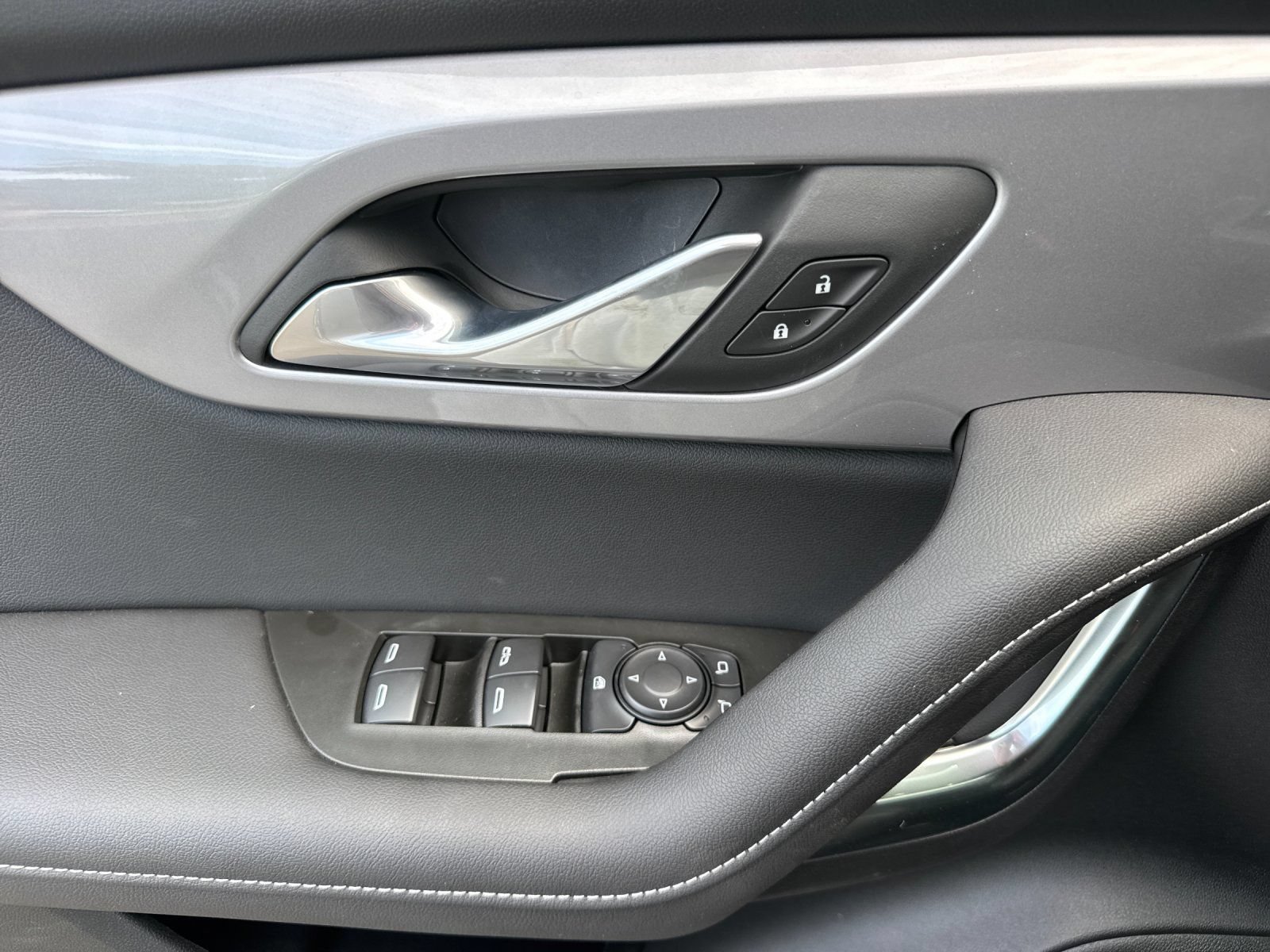 New 2026 Chevrolet Blazer LT FWD image 11