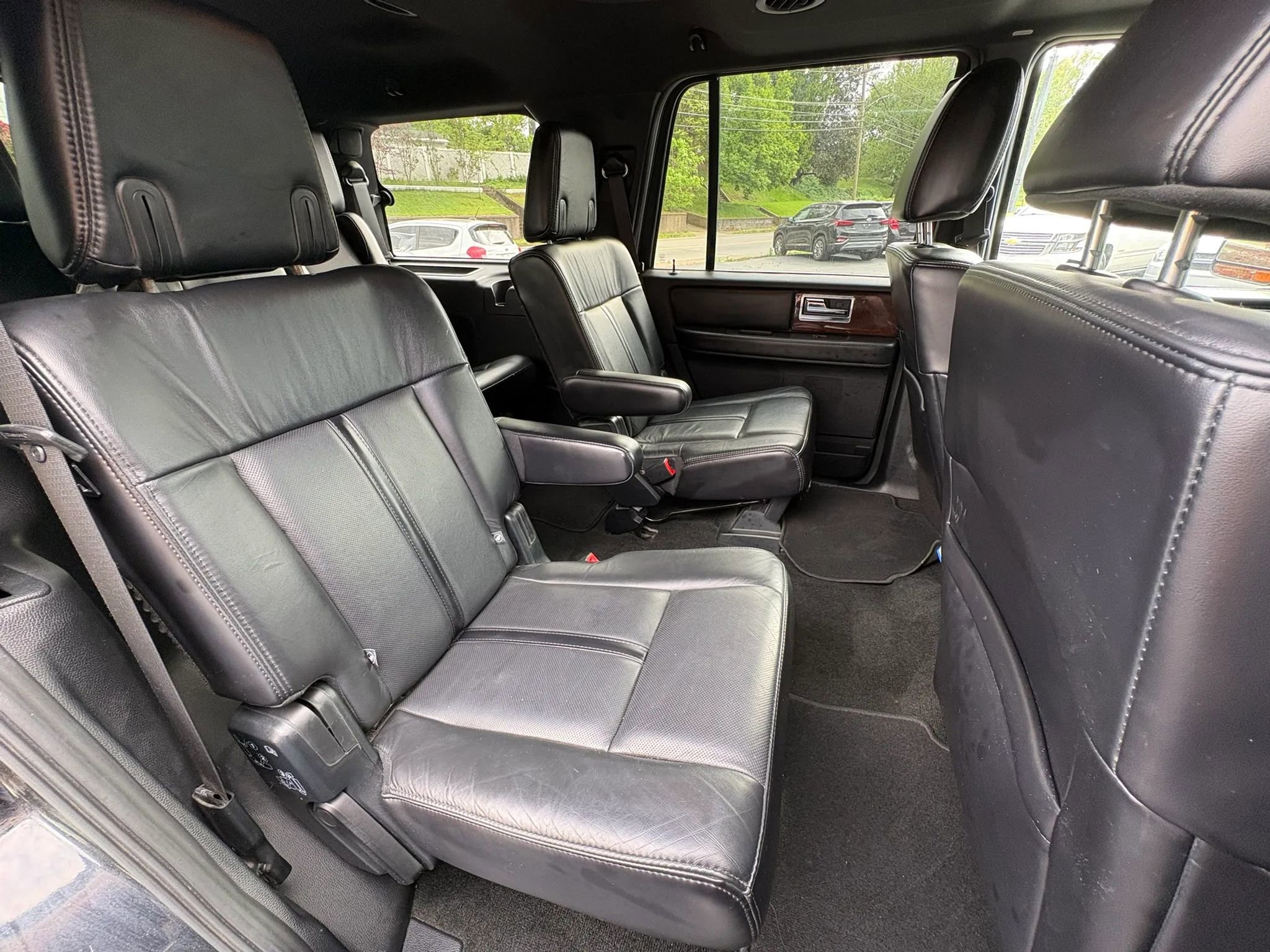 Used 2016 Lincoln Navigator Select image 20