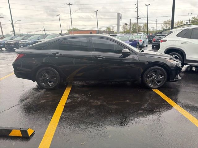 Used 2022 Hyundai Elantra SEL FWD image 7