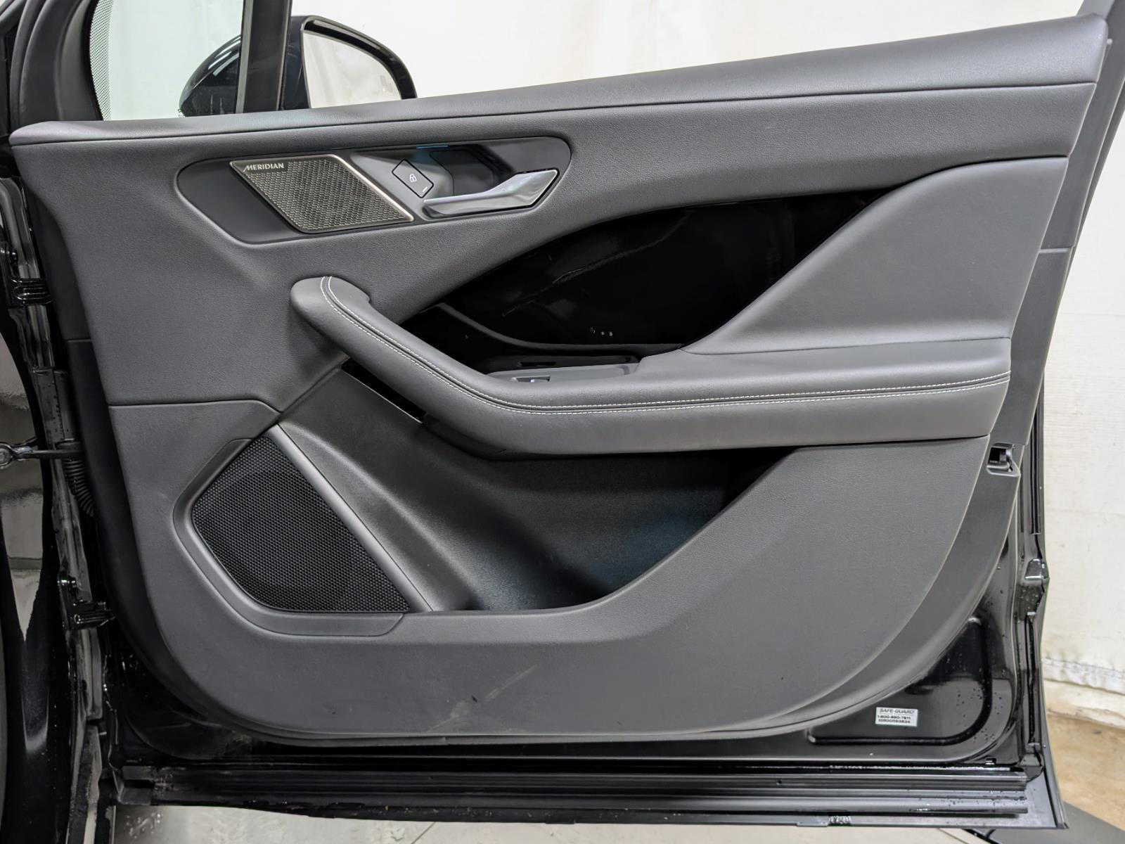 Used 2024 Jaguar I-PACE R-Dynamic HSE image 25