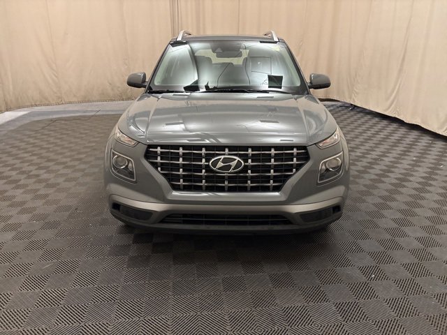 Used 2020 Hyundai Venue SEL image 2