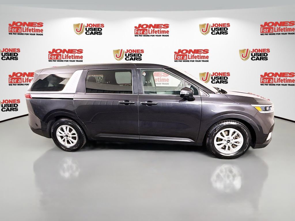 Used 2022 Kia Carnival LX image 16