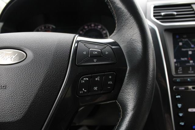 Used 2018 Ford Explorer Platinum AWD/4WD image 13