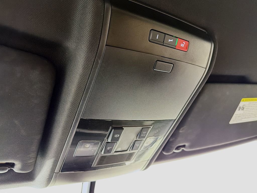 Used 2021 Volkswagen Atlas Cross Sport SE image 37