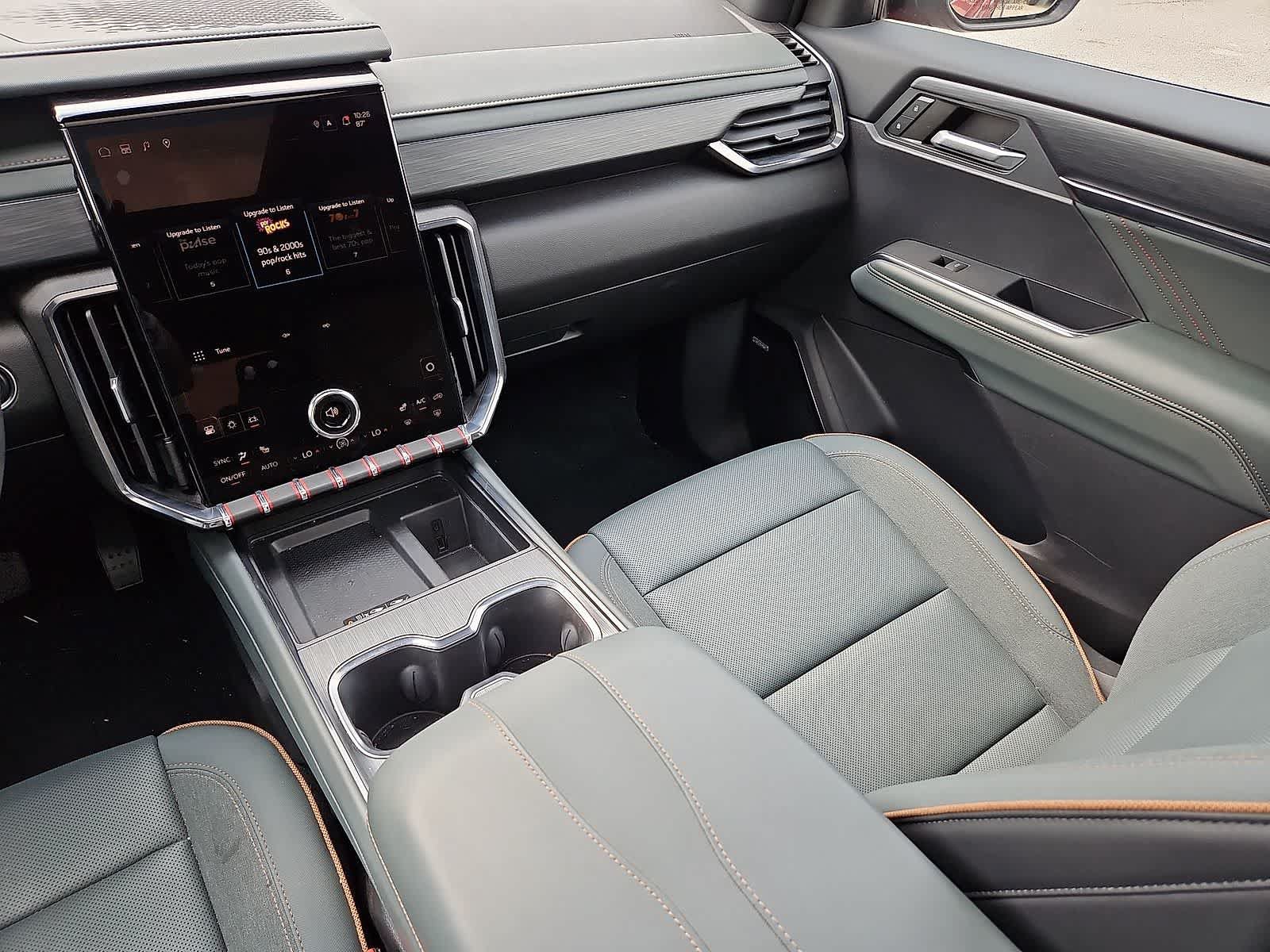 Used 2024 GMC Acadia AT4 AWD/4WD image 12