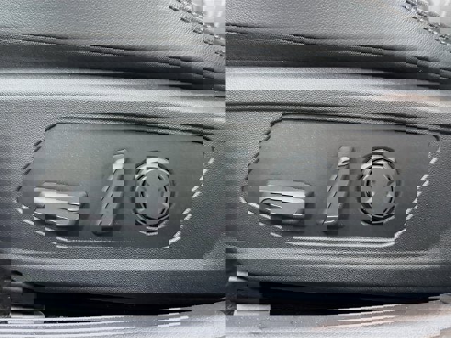 Used 2023 Hyundai Elantra Limited image 20