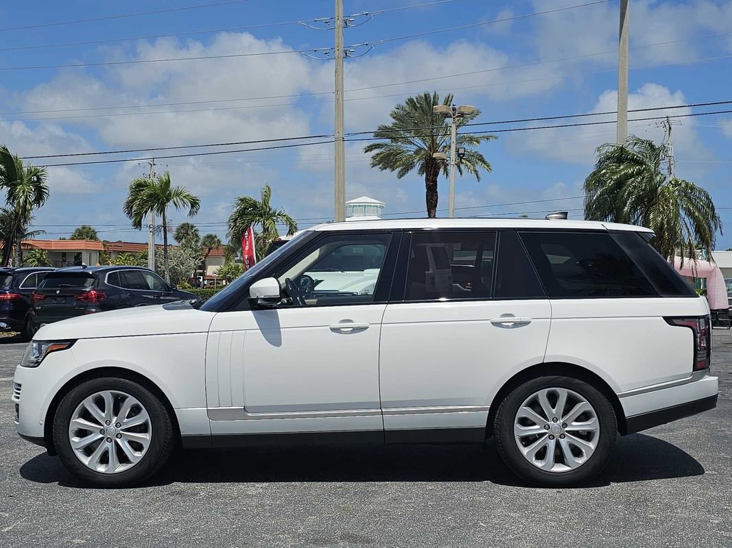 Used 2017 Land Rover Range Rover HSE image 2