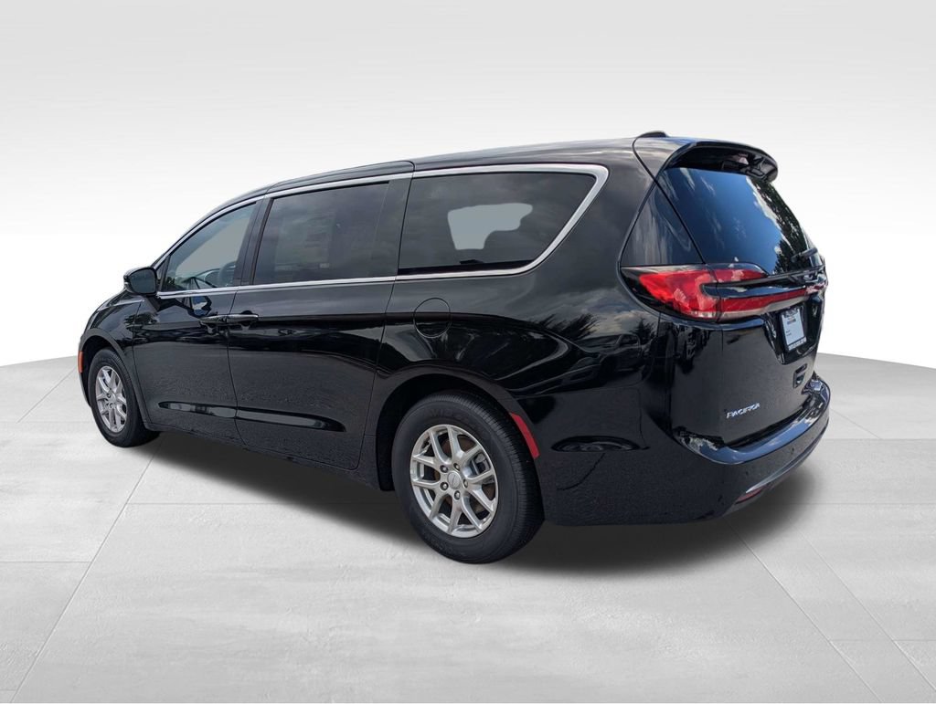 New 2027 Chrysler Pacifica Select w/ Family Tech Group FWD image 7