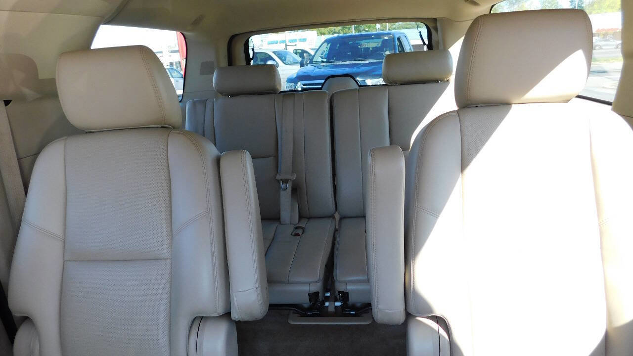 Used 2013 Chevrolet Suburban LTZ image 31