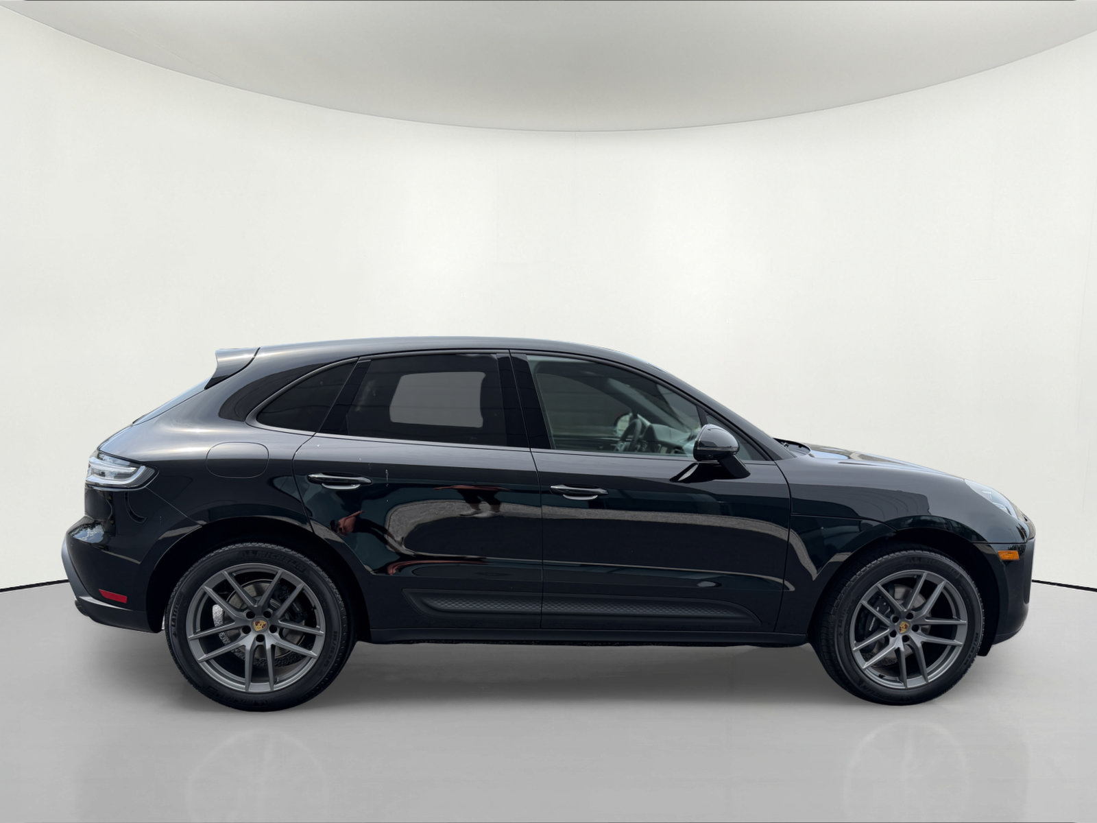 New 2026 Porsche Macan AWD/4WD image 6