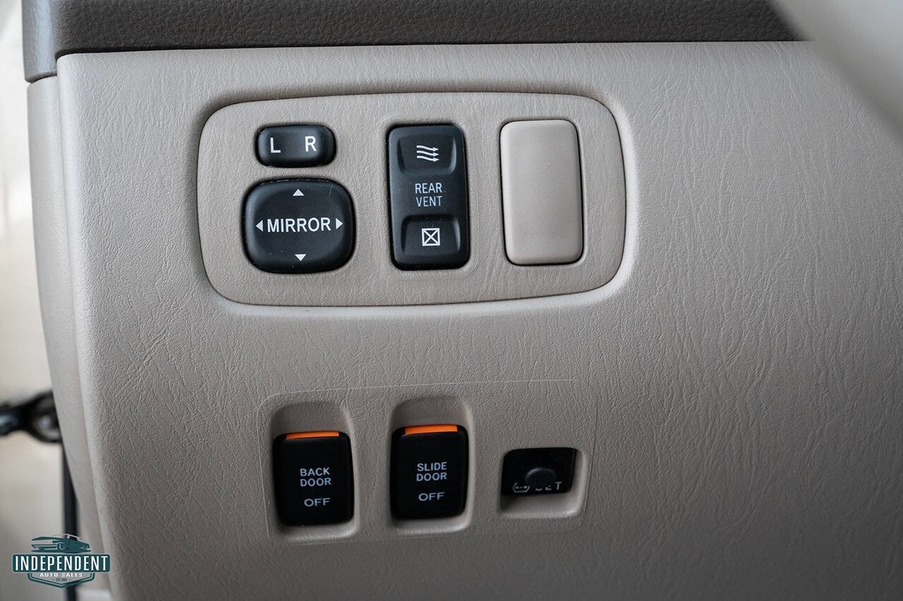 Used 2005 Toyota Sienna image 22