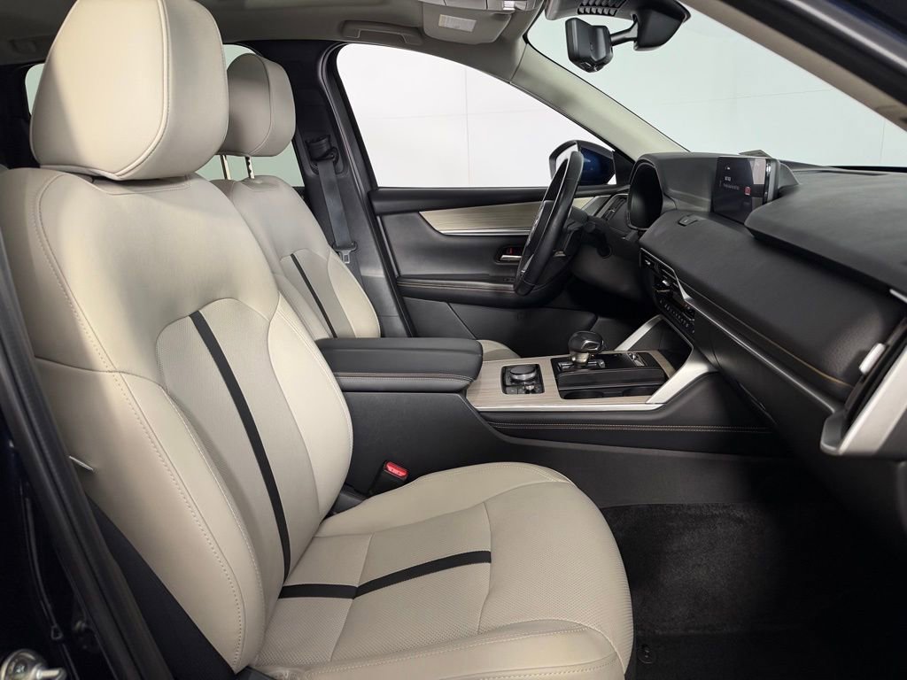 Used 2024 MAZDA CX-90 Plug-In Hybrid w/ Preferred image 32