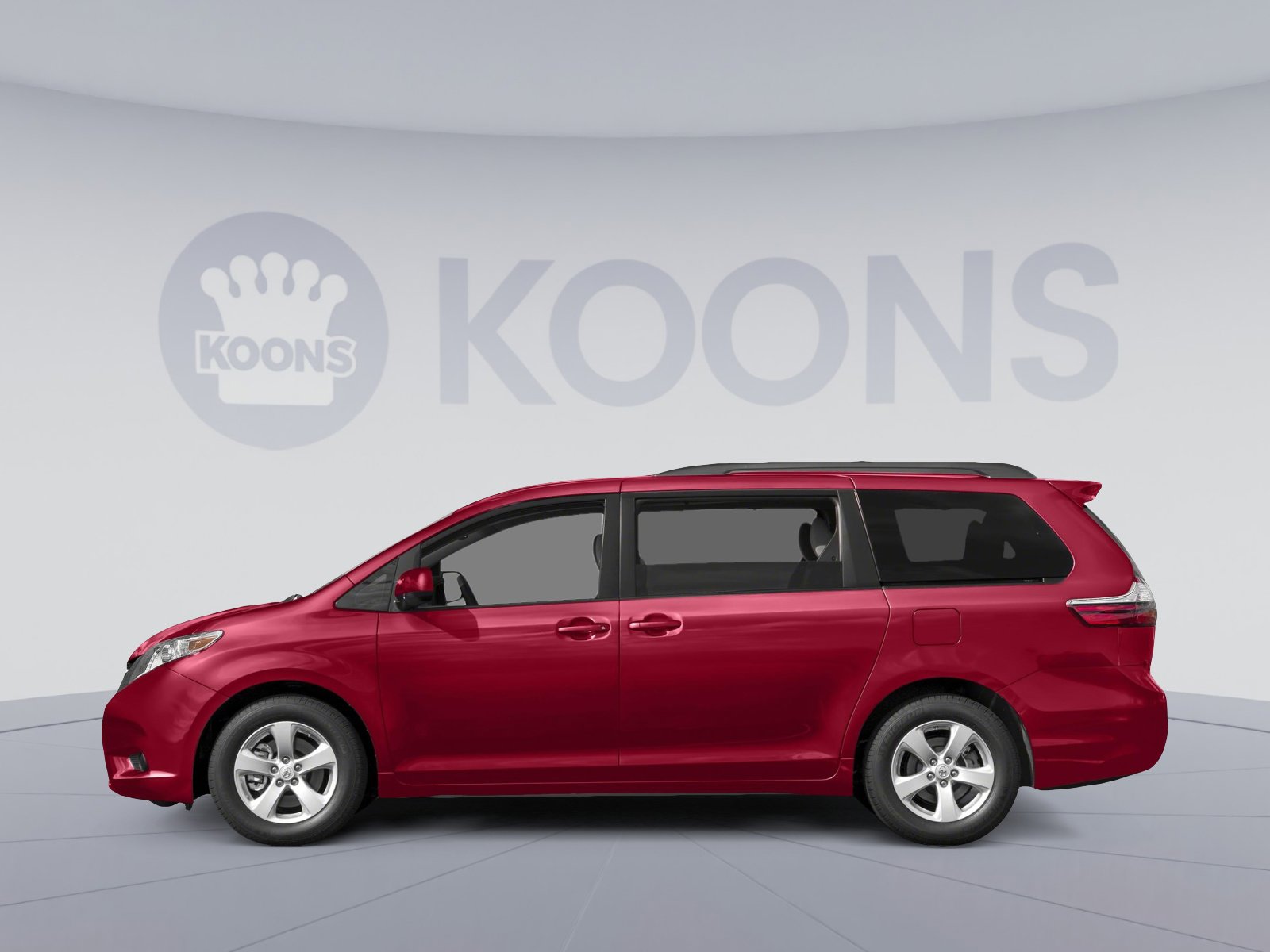 Used 2015 Toyota Sienna LE image 4