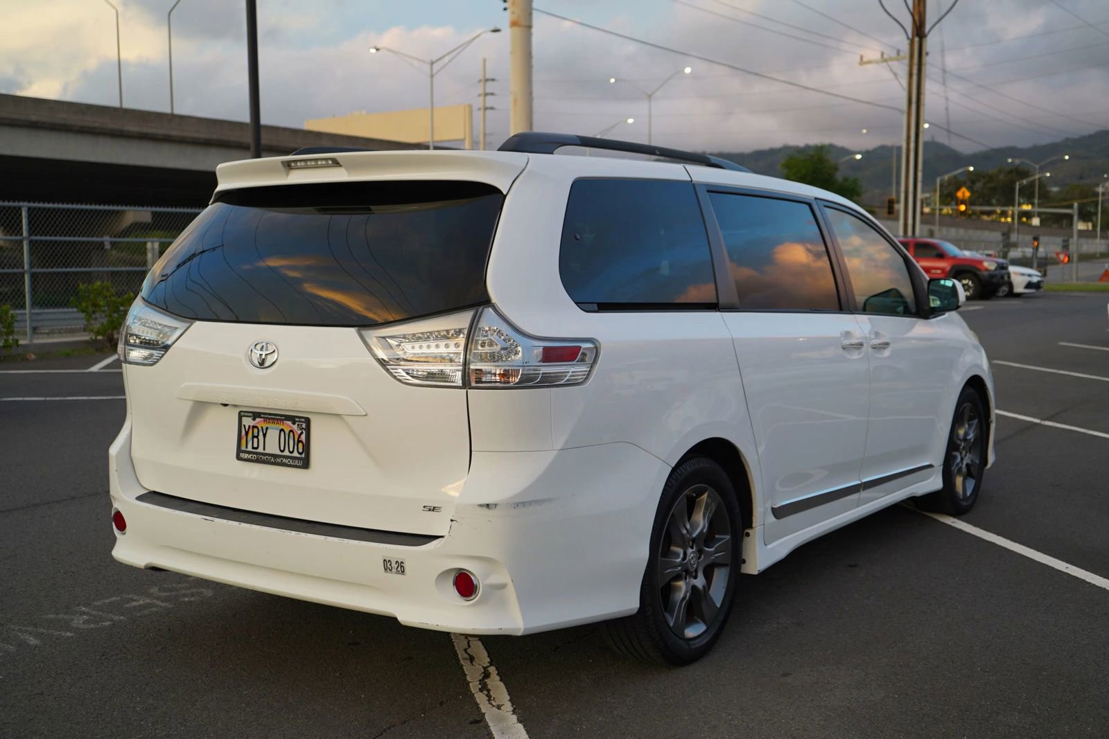 Used 2015 Toyota Sienna SE Premium image 28